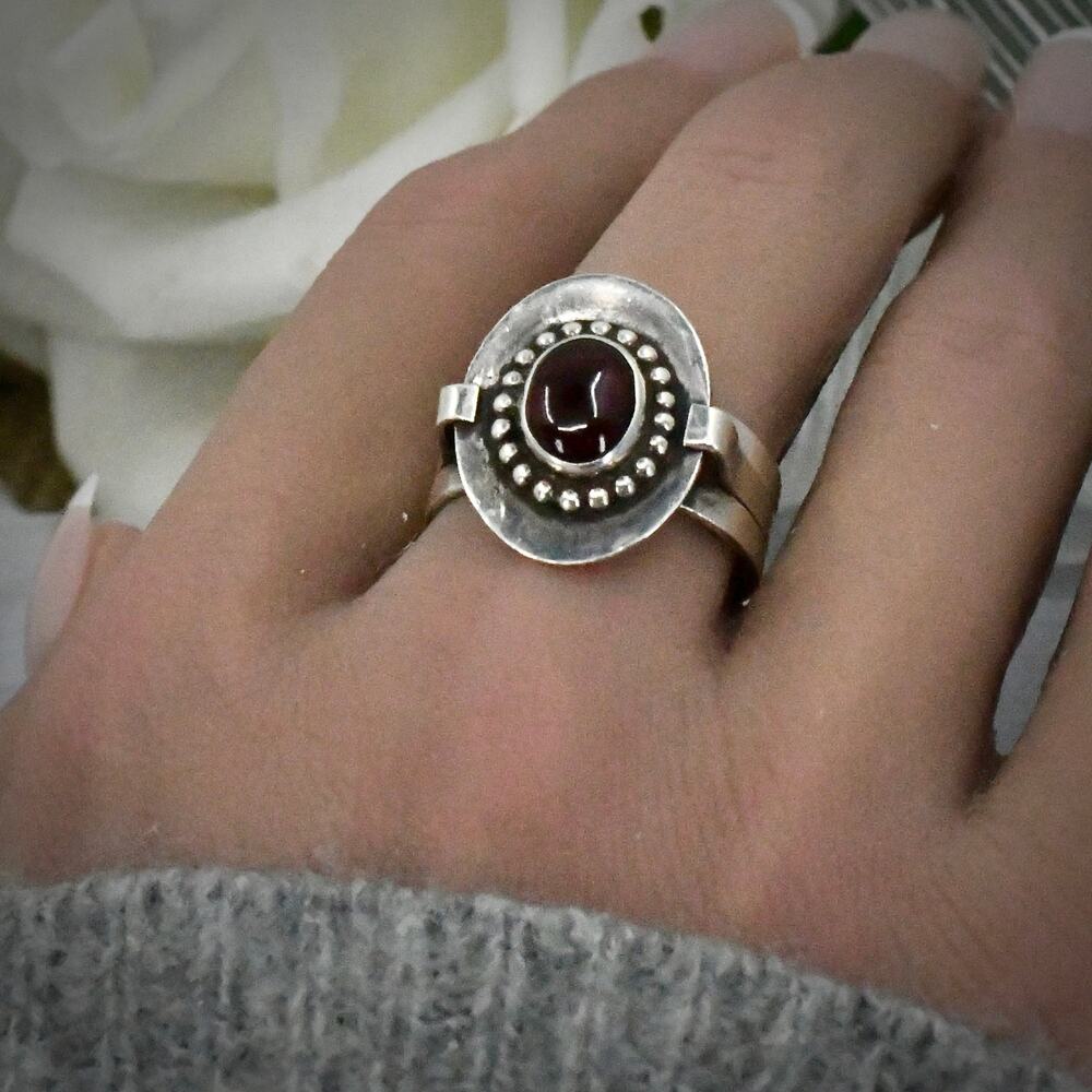 Vintage SUDHA 925 Sterling Silver Garnet Artisan Ring Size 9.25 Estate 6.13g